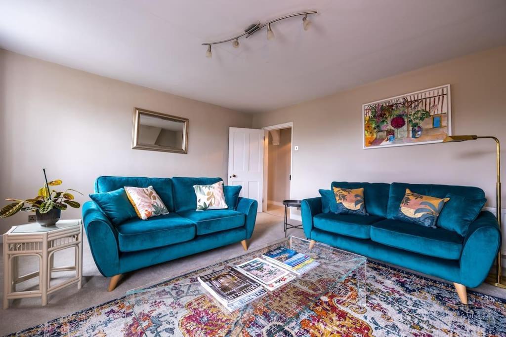 Beautiful & Spacious Retreat In Γουίντσεστερ Εξωτερικό φωτογραφία